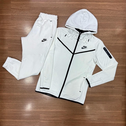Conjunto Nike Tech Fleece - Branco
