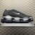 Tênis Nike Scorpion na internet