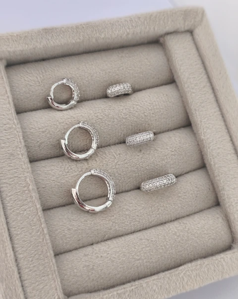Trio de brinco argola cravejada ródio branco