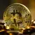 CriptoMoeda Bitcoin de Metal Dourado | Coleção de Arte Numismática para Fãs de Finanças
