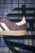 Tênis Adidas Samba – Marrom com Listras Brancas e Solado Gum