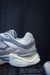 Tênis New Balance 9060 – Cinza com Branco e Detalhes Rosados na internet
