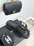 Chinelo Chanel na internet