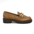 Loafer em Couro Caramelo com Enfeite de Corrente Dourada