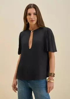 Blusa MR Solta Decote Careca - LaTrovo 