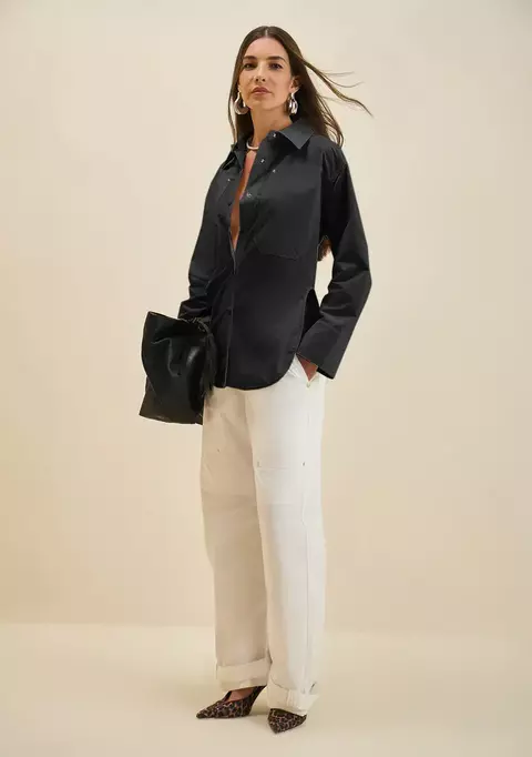 Camisa Preta com Bolso