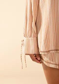 Camisa Oversized Marrom Morena Rosa - LaTrovo 