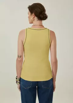 Imagem do Regata MV Amarelo Decot Careca