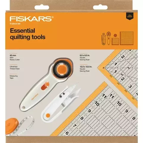 Conjunto de 5 peças Fiskars Quilting Essentials: cortador rotativo, tesoura de linha, fita métrica e 2 réguas