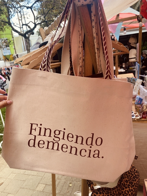 Fingiendo demencia - comprar en línea