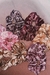Set de Scrunchies de Satén x2 – Suaves, Elegantes y Amigables con tu Cabello - comprar online