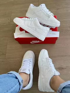 NIKE DUNK BRANCO