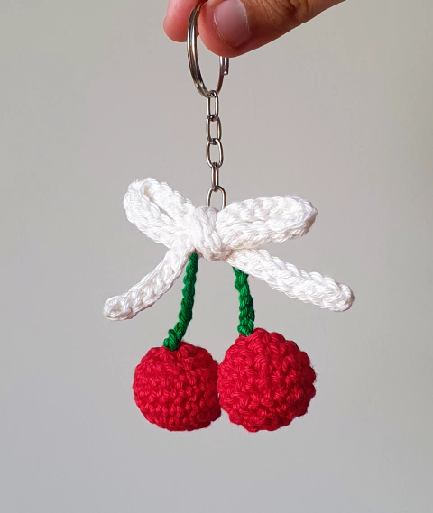 Charm Cherry Bow | R$18 - comprar online