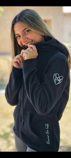 campera frisada - negra