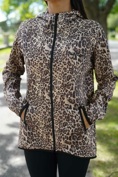 Campera de space con forma tapa cola