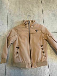 BOMBER BAIGE NIÑO GUESS - comprar en línea