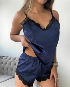 Conjunto erótico + Pijama Samy de regalo en internet