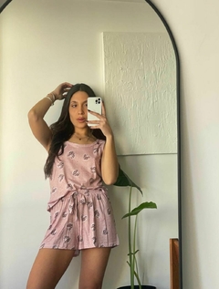 Pijama Cora en internet
