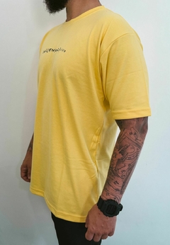 T-Shirt Surfing Manuscrito na internet