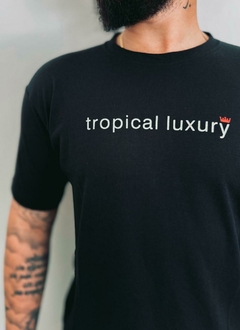 Imagem do T-Shirt Tropical Luxury