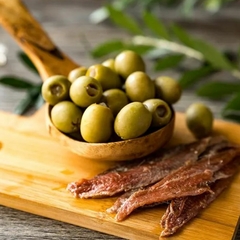 Azeitona Verde Recheada com Anchova La Pastina 140g - comprar online