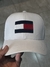 Boné Tommy Hilfiger Bandeirão na internet