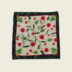 Pañoleta pequeña - Colibrí Esmeralda y Flor de Inírida