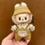 Boneco de Pelúcia Labubu – Design Colecionável, Pelúcia Premium Antialérgica e Acabamento de Alta Qualidade