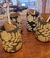 Mates de madera pintados