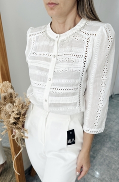 Camisa 3/4 cuello mao stras