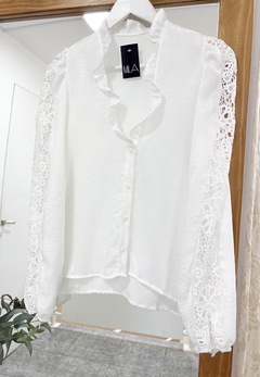 Camisa saten y brazos guipiur - MILA