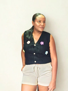 Chaleco tejido con flores en alto relieve sin mangas en internet