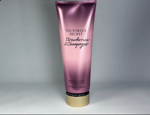 Loção Hidratante Victoria's Secret strawberries e champagne 236ml