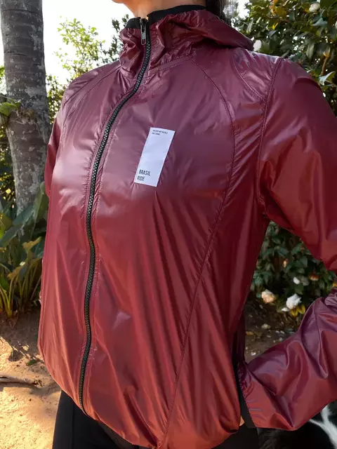 Casaco Corta Vento com Capuz - Marsala - comprar online