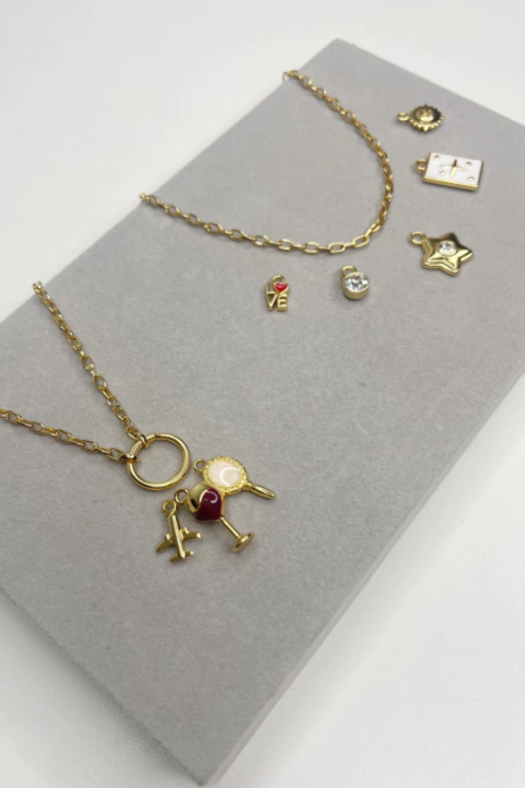 Colar charms dourado