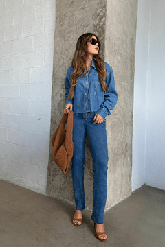 CALÇA JEANS MOM CONFORT na internet