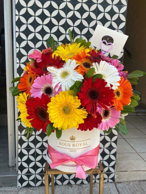 ESFERA DE 100 GERBERAS Y FOLLAJE