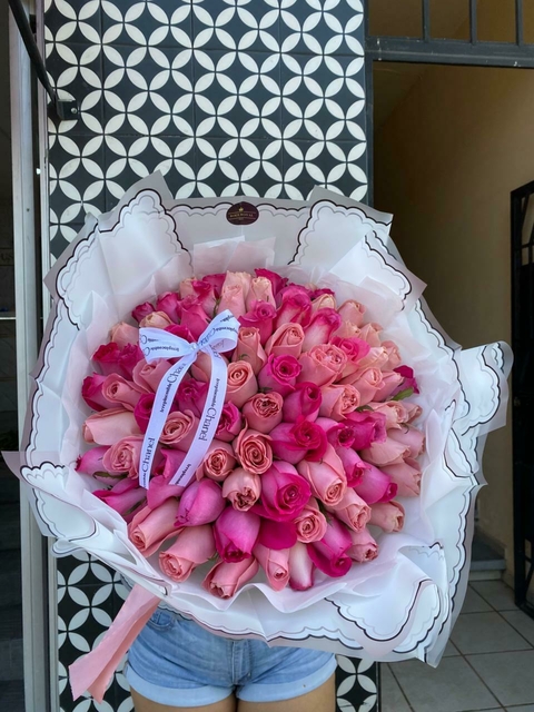 RAMO 100 ROSAS MIXTAS ROSAS