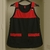 Poncho negro combinado con rojo