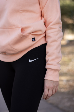 Buzo canguro Nike en internet