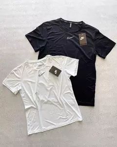 Remera deportiva Nike - importada en internet