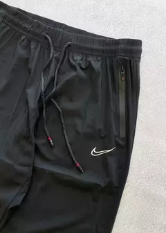 Pantalón Deportivo Nike – Importado Talle M - Athenea