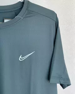 Remera deportiva Nike - importada