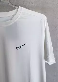 Remera deportiva Nike - importada - comprar online