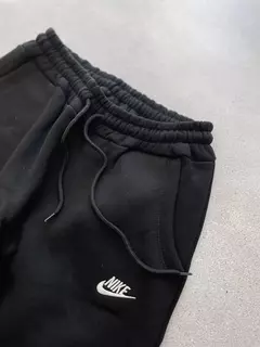 Jogging Nike bordado – frisado en internet