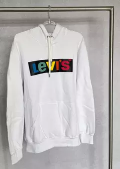 Buzos Levis unisex en internet