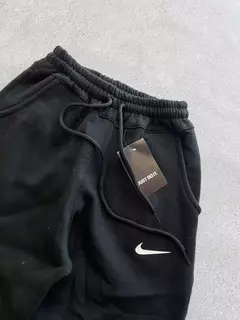 Jogging Nike Frisado en internet