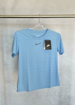Remera deportiva nike - importada - Athenea