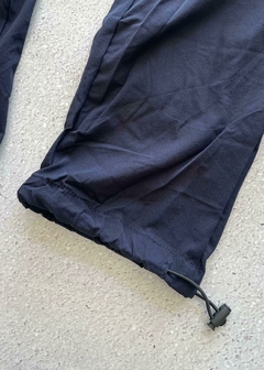 Pantalón deportivo cargo - azul (talle L) - Athenea
