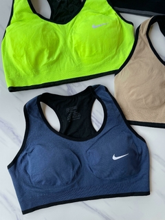 Imagen de Top Nike Armado - talle L